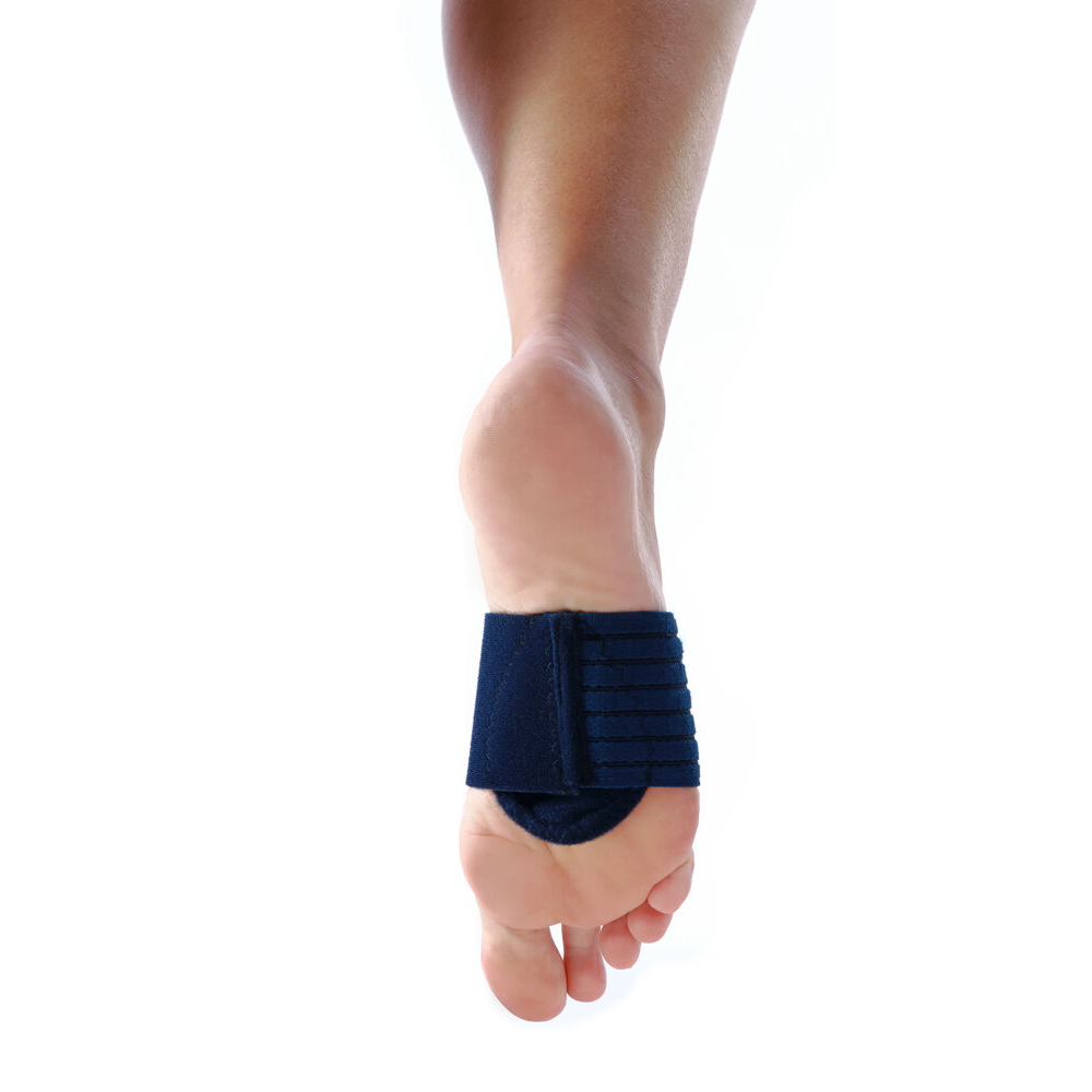 blaue Mittelfußbandage Fußsohle sichtbar